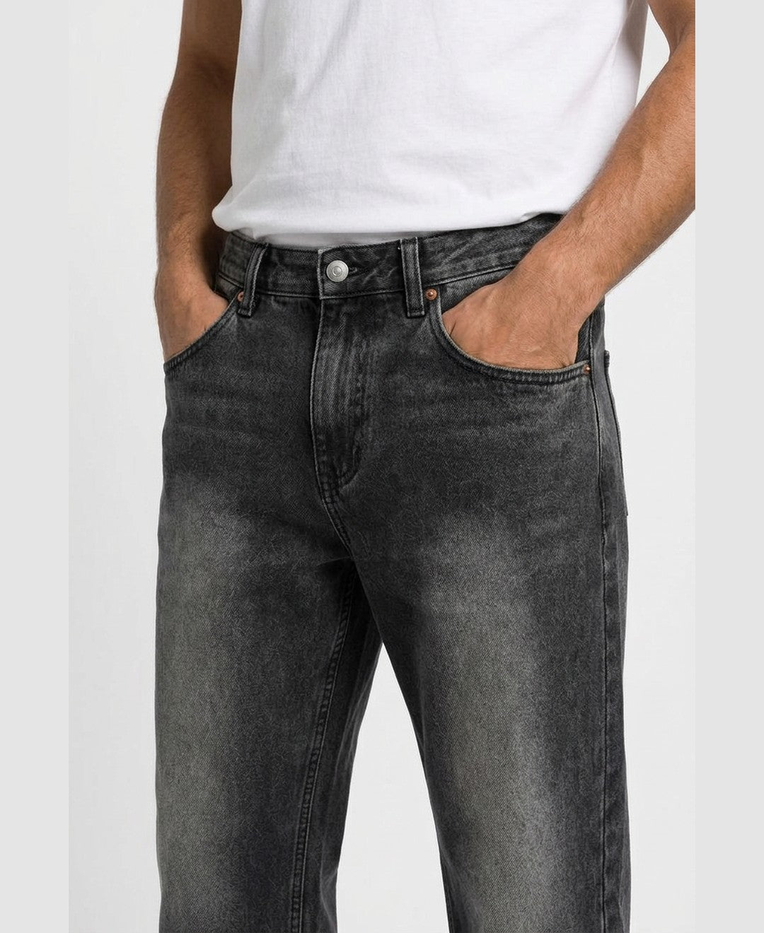 Owen Relaxed Jeans men's bottoms in black, closeup view 9:11