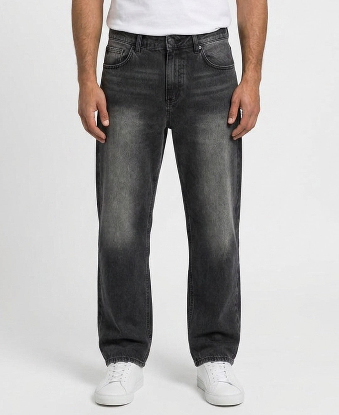 Owen Relaxed Jeans in Black 9:11 hero