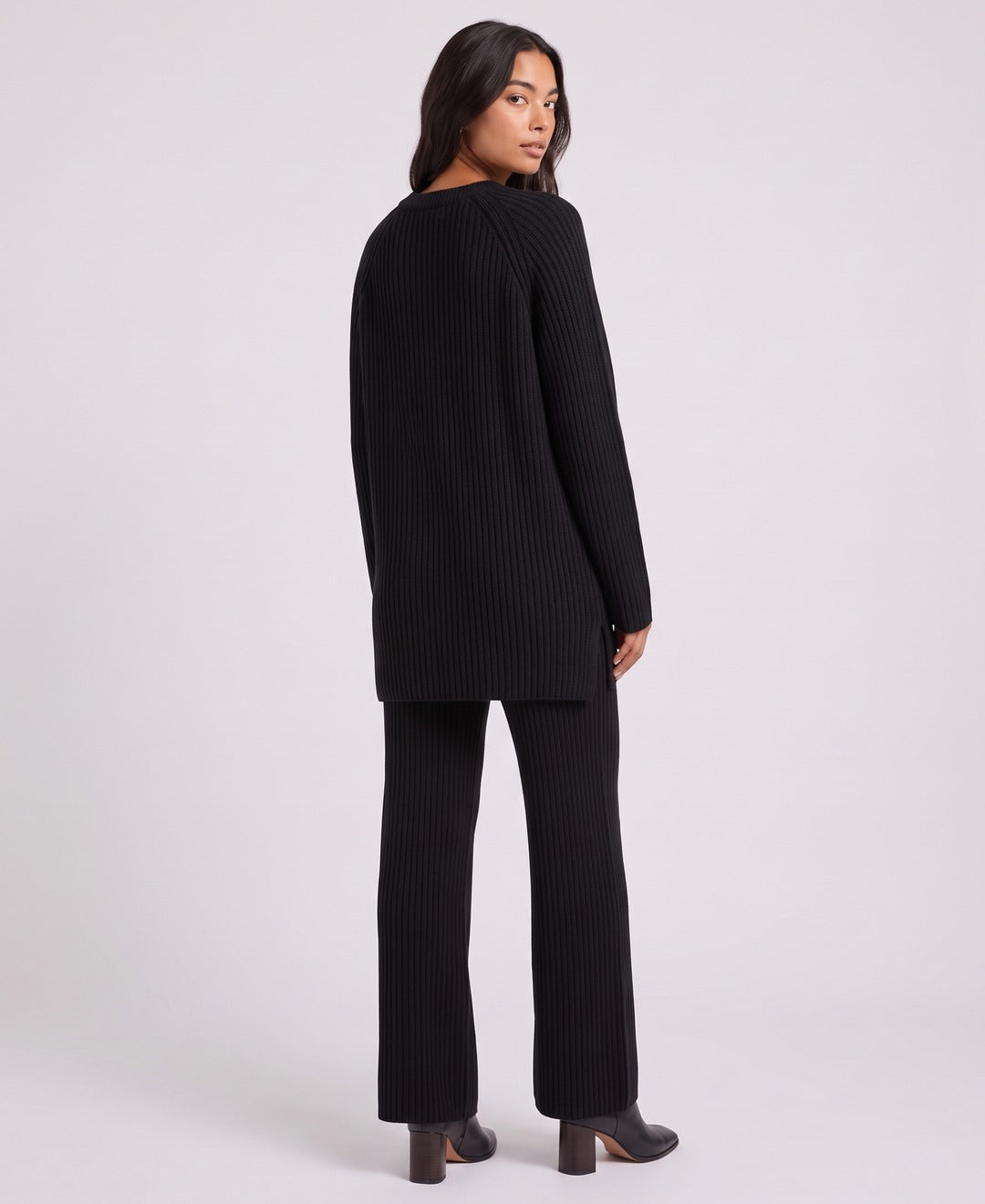 Noor Chunky Rib Set in Black, back view