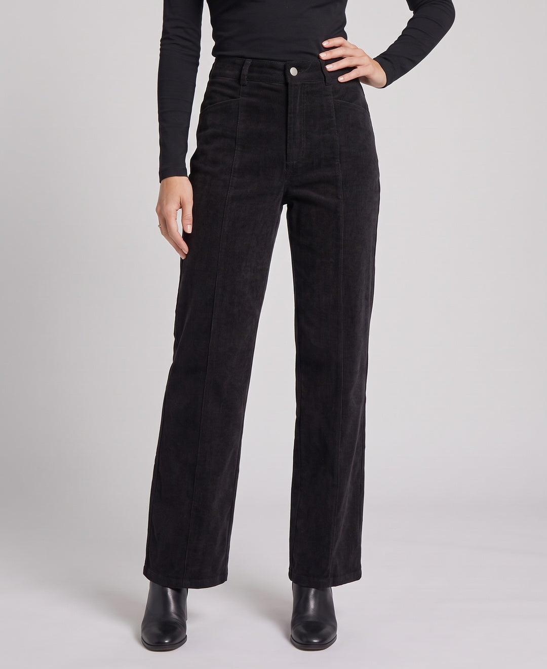 Anouk Trousers in Black corduroy, front view