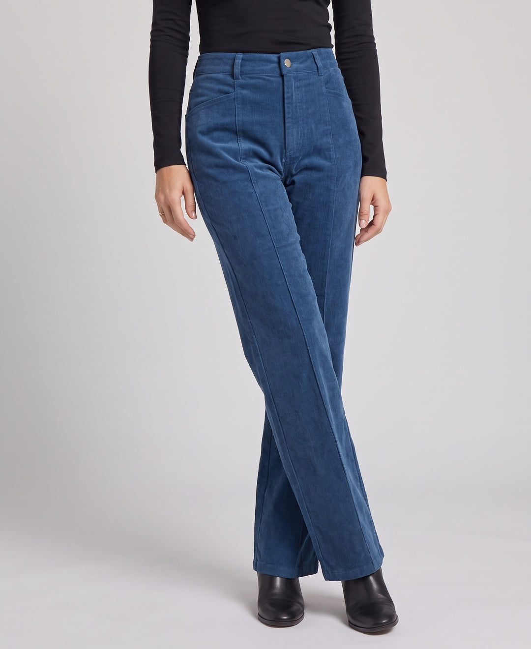 Anouk Trousers in Blue corduroy, front view