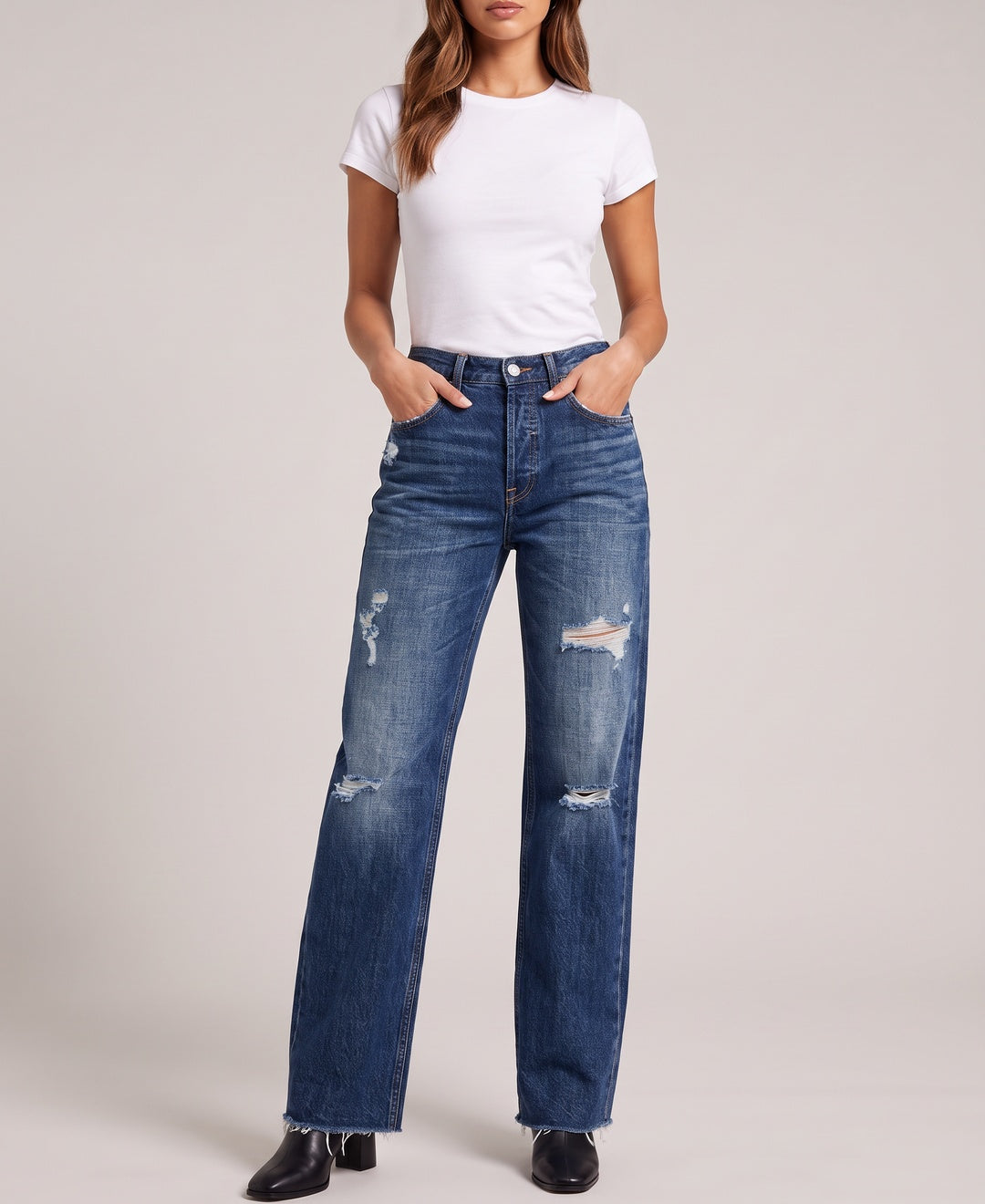Women's wide leg ripped jeans in dark blue, front view