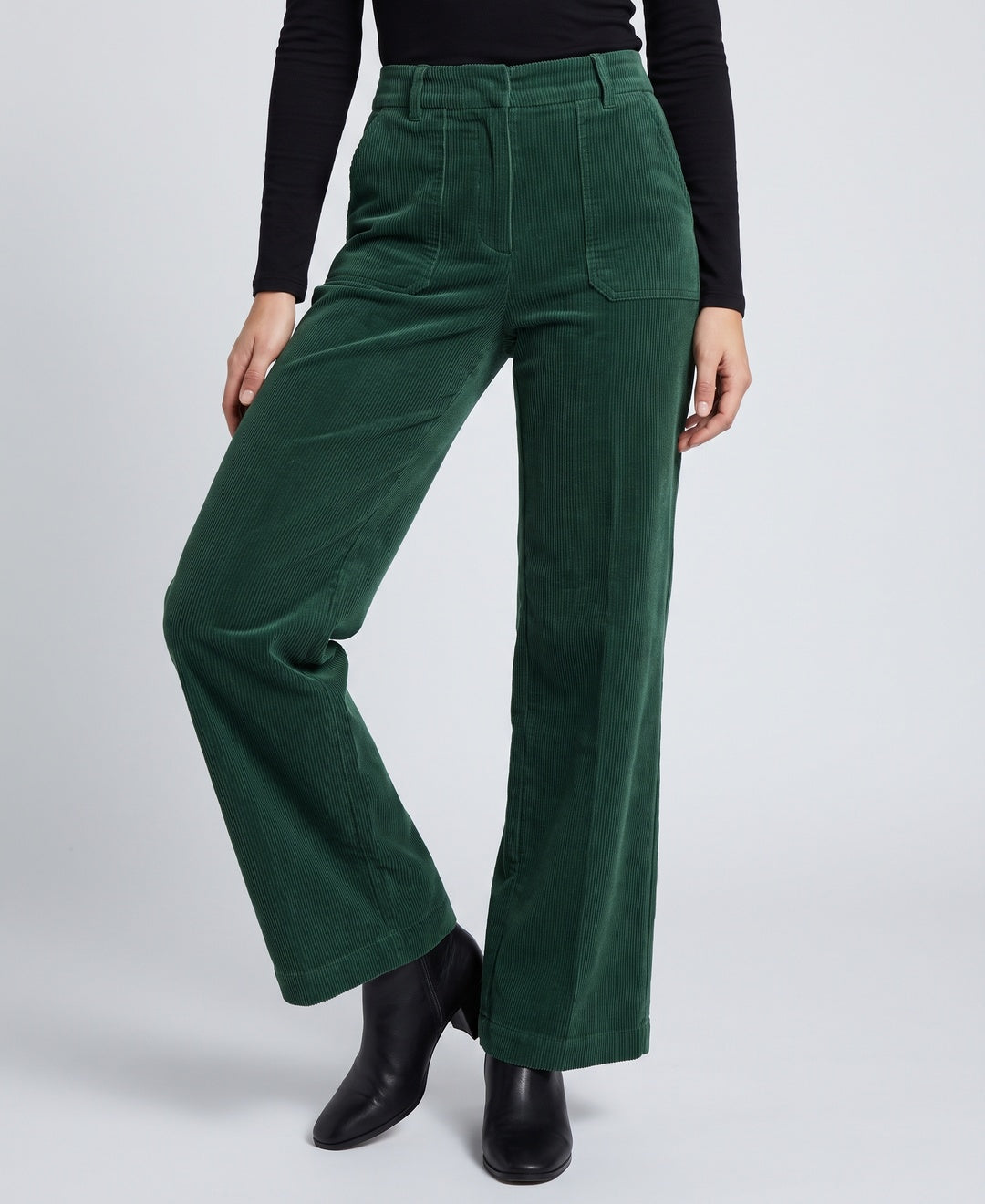 Anouk Trousers in Green corduroy, front view