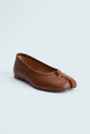 Brown leather split toe tabi ballet flats front