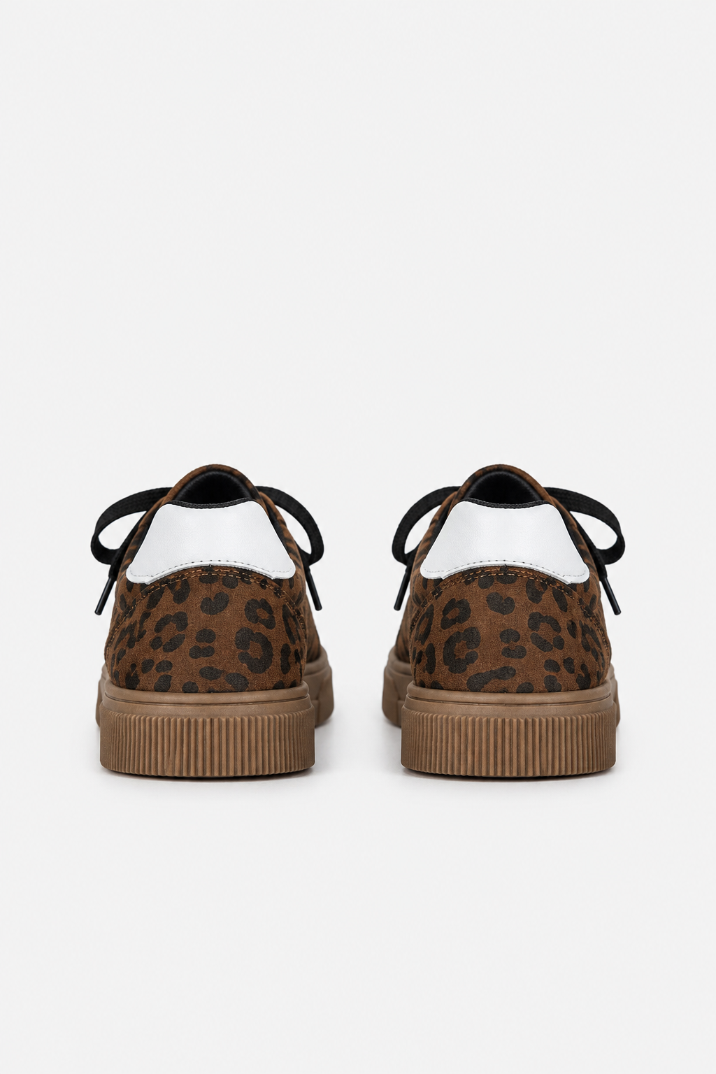 Sportowe buty w panterkę Kitty