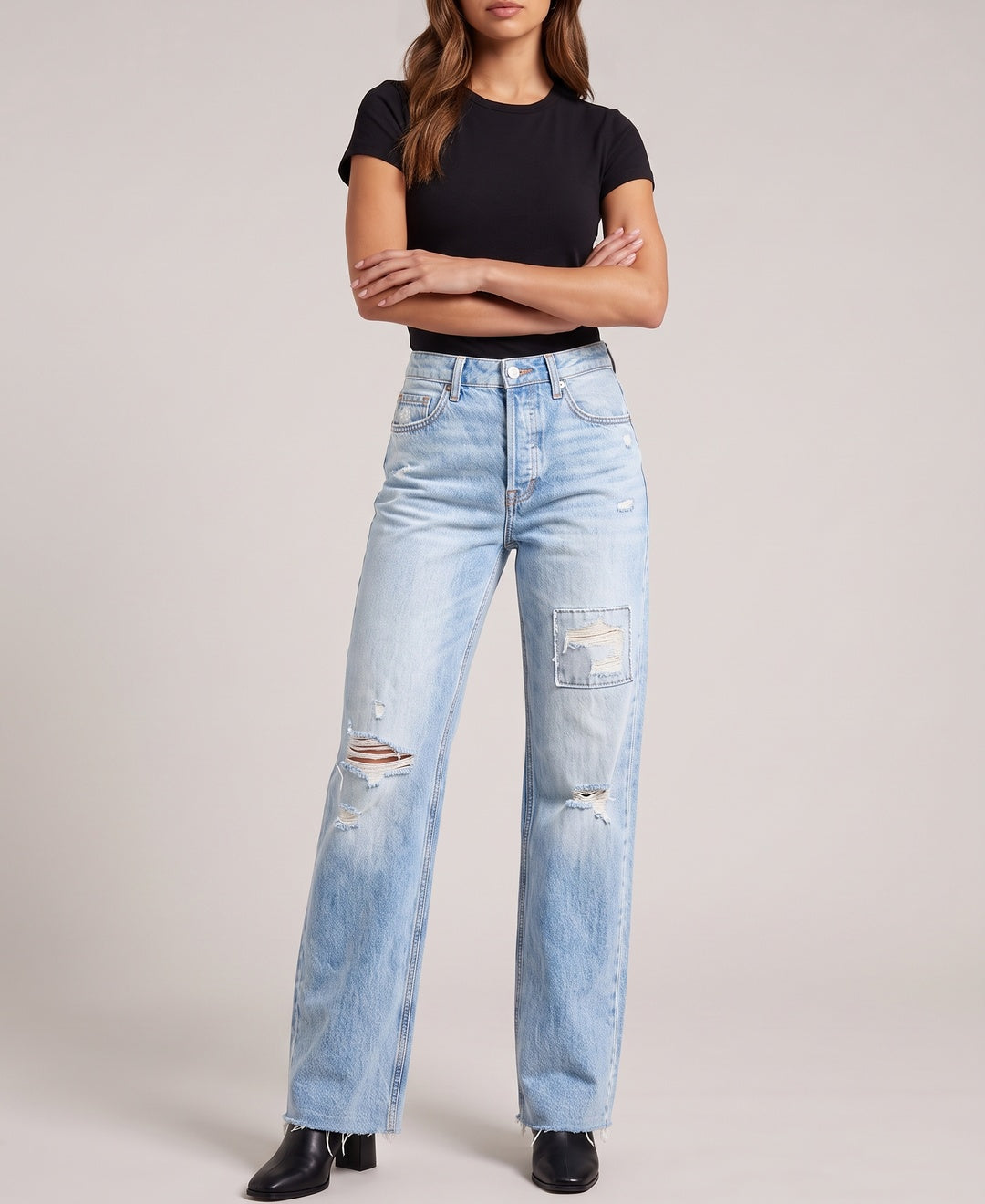 Women's wide leg ripped jeans in light blue, front view