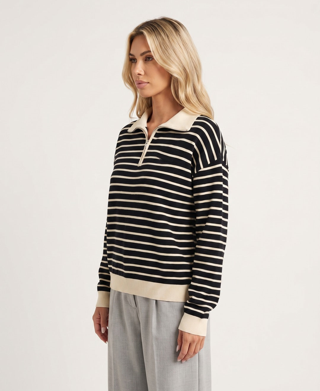 Margot Sweatshirt Black side