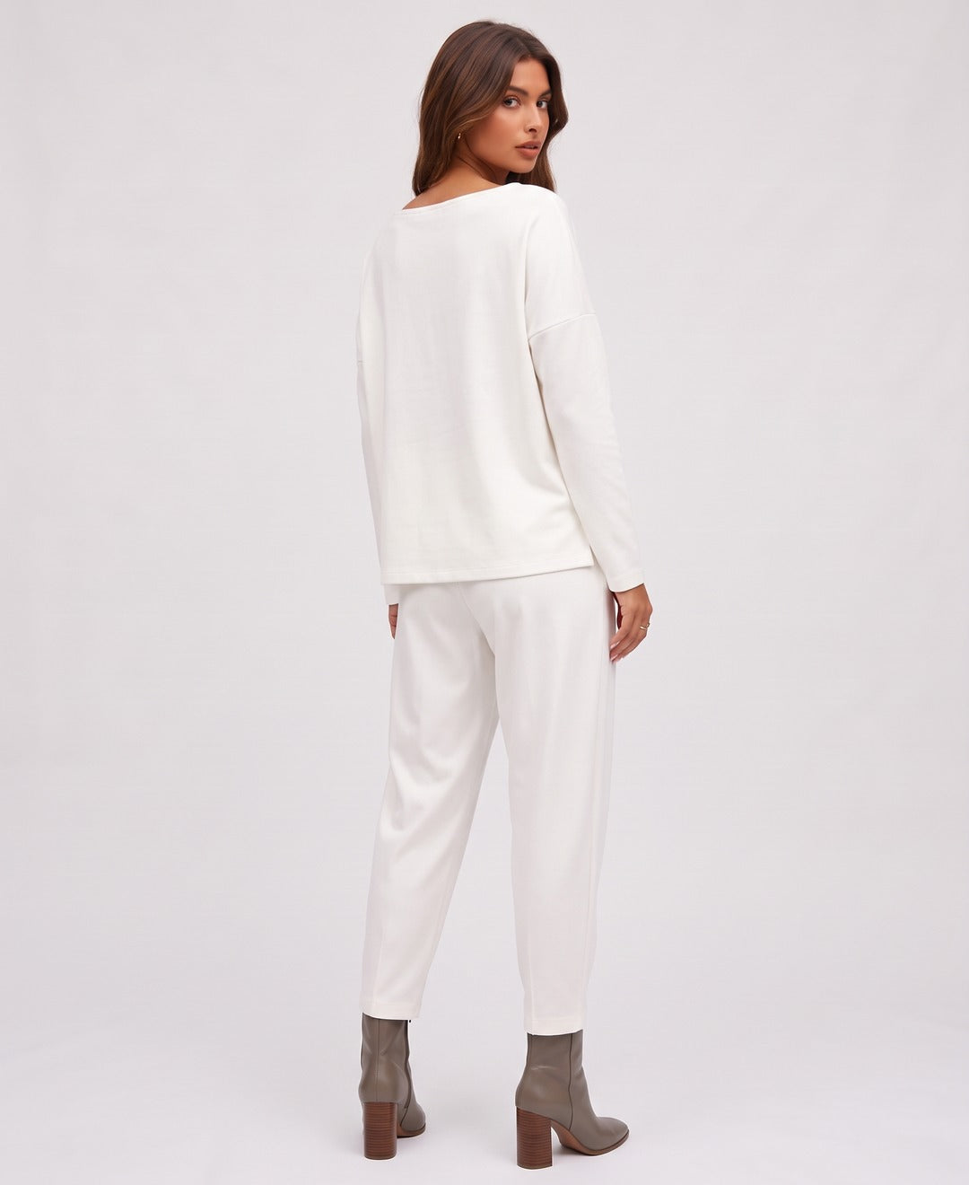Yvette Boatneck Set in White, back view